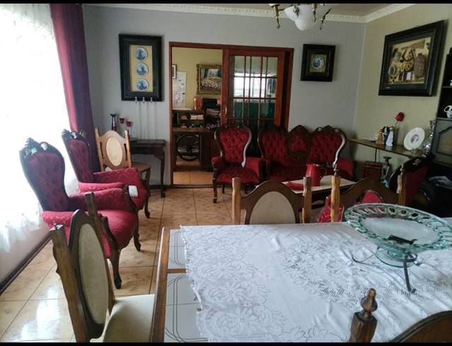 3 BEDROOM HOUSE FOR SALE IN RUSTENBURG EAST